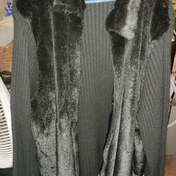 Sweater/jacket - Picture 2 of 4